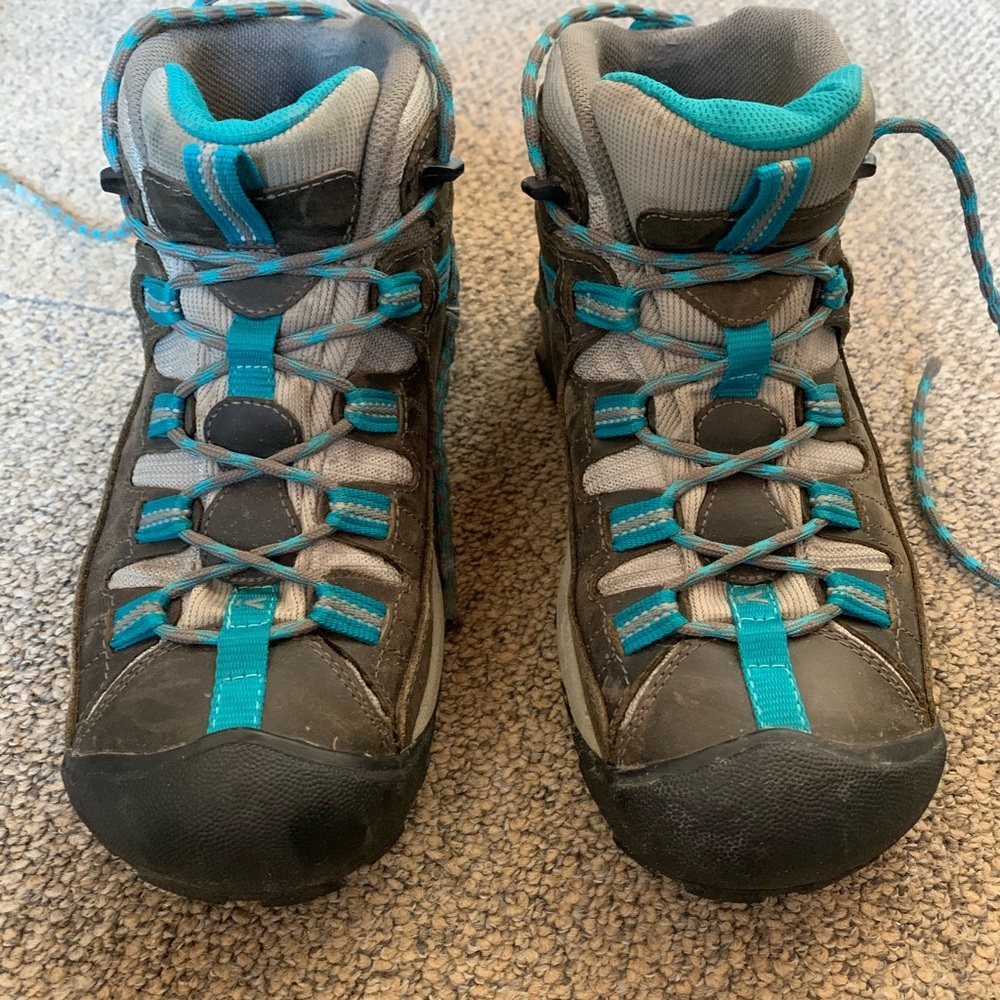 Women’s KEEN Targhee II mid WP hikers